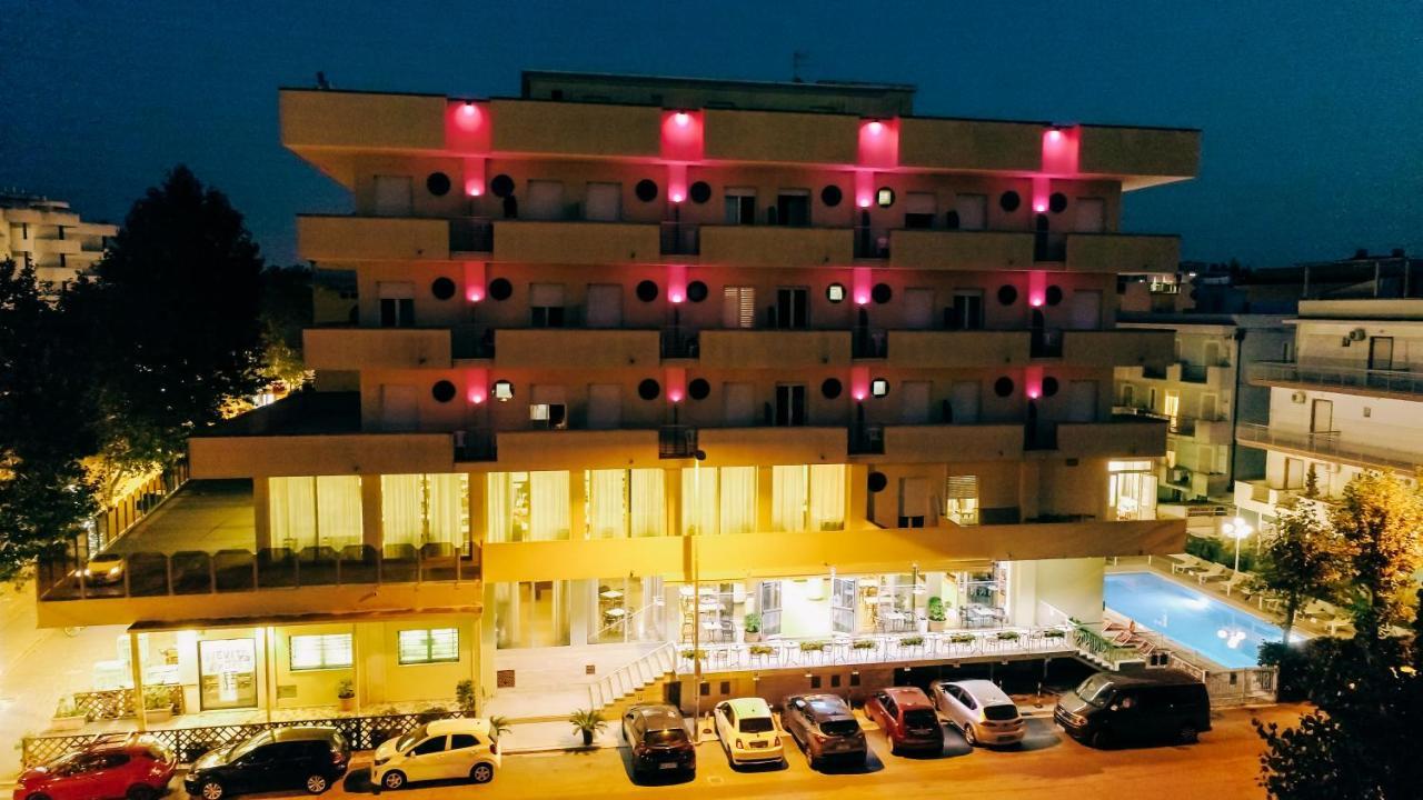 Hotel Beverly Rimini Exteriör bild
