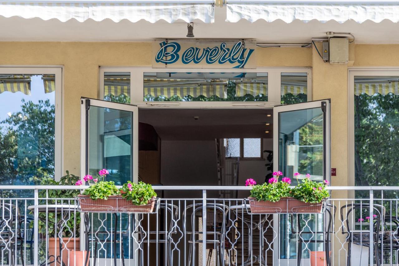 Hotel Beverly Rimini Exteriör bild